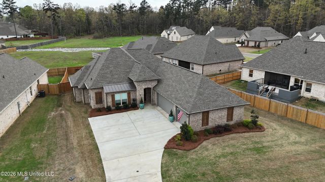 913 Waters Edge, Brandon, MS 39047