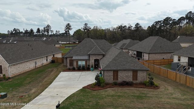 913 Waters Edge, Brandon, MS 39047