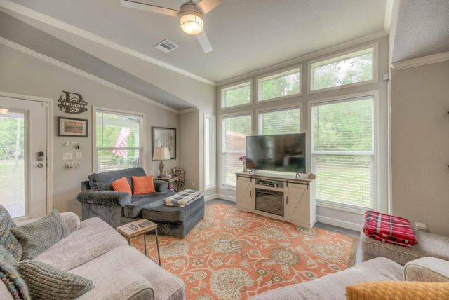 308 Blue Xx W, Livingston, TX 77351