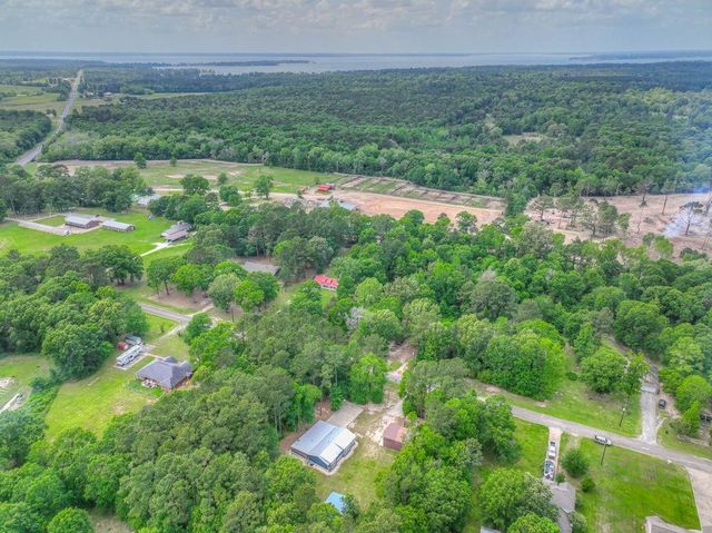 308 Blue Xx W, Livingston, TX 77351