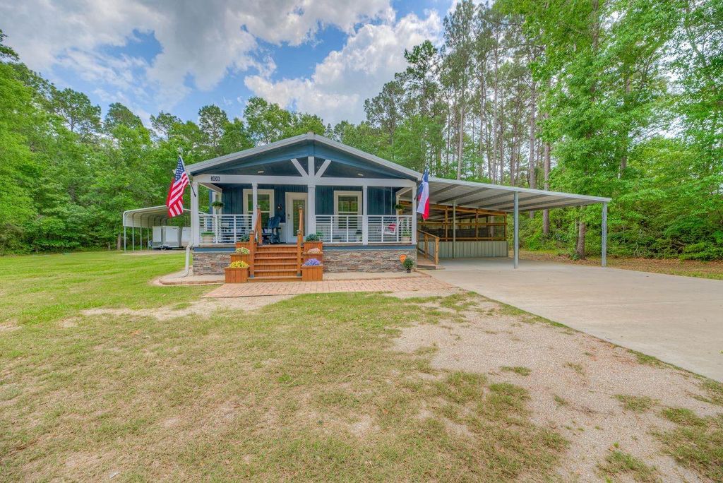 308 Blue Xx W, Livingston, TX 77351