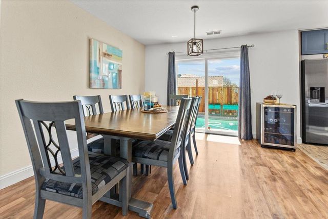 710 Sunflower Dr, Lathrop, CA 95330