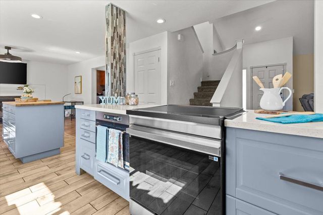 710 Sunflower Dr, Lathrop, CA 95330