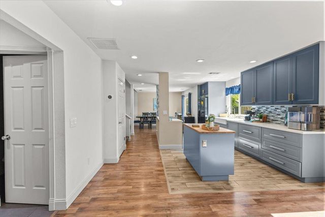 710 Sunflower Dr, Lathrop, CA 95330