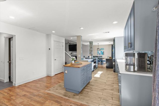 710 Sunflower Dr, Lathrop, CA 95330