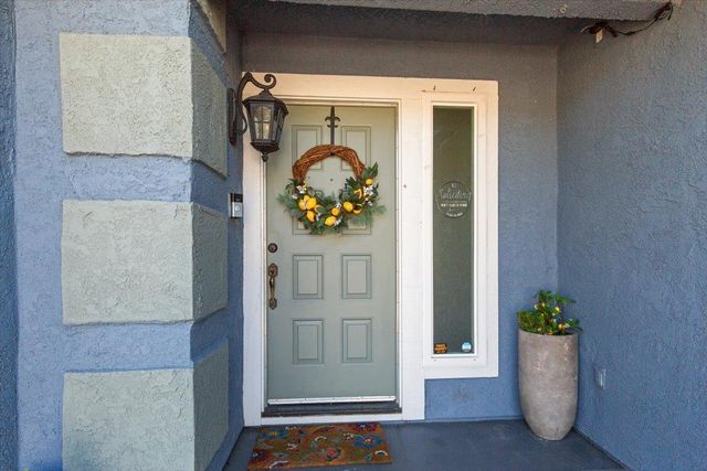 710 Sunflower Dr, Lathrop, CA 95330