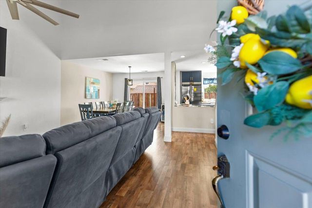 710 Sunflower Dr, Lathrop, CA 95330