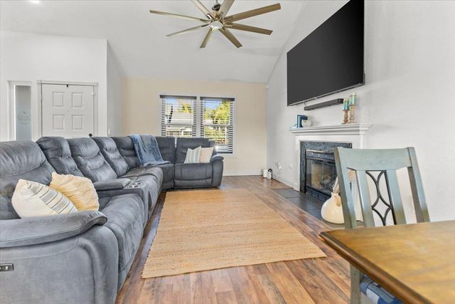 710 Sunflower Dr, Lathrop, CA 95330