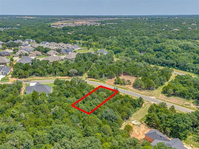 2203 Crossover Court, Edmond, OK 73034