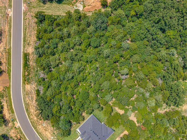 2203 Crossover Court, Edmond, OK 73034