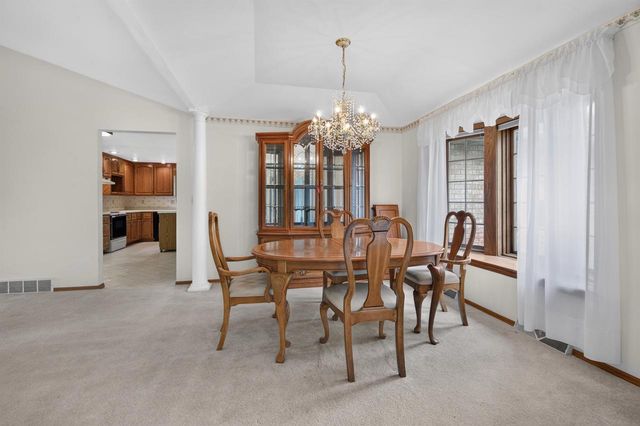 713 CANBERRY COURT, De Pere, WI 54115