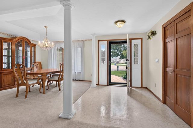 713 CANBERRY COURT, De Pere, WI 54115