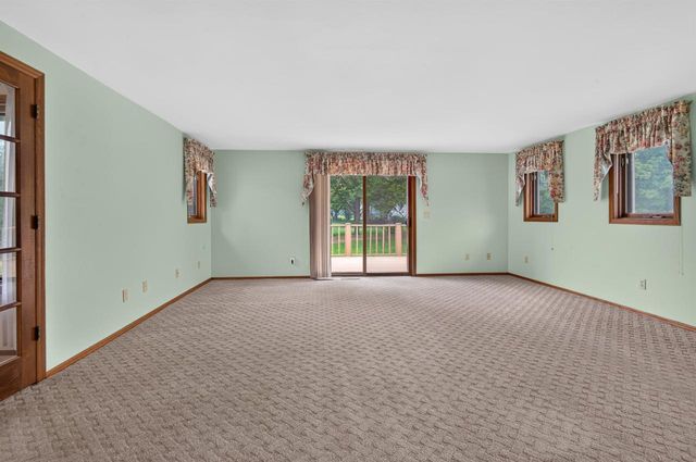 713 CANBERRY COURT, De Pere, WI 54115
