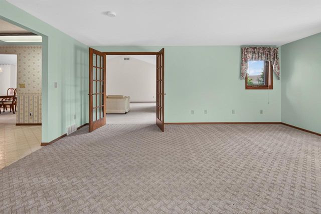 713 CANBERRY COURT, De Pere, WI 54115