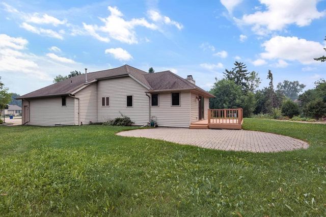 713 CANBERRY COURT, De Pere, WI 54115