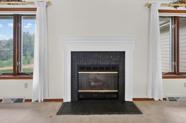 713 CANBERRY COURT, De Pere, WI 54115
