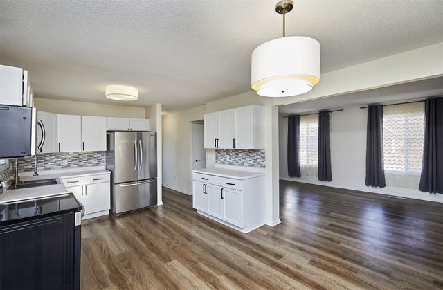 2442 SE 18th Court, Des Moines, IA 50320