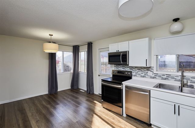 2442 SE 18th Court, Des Moines, IA 50320