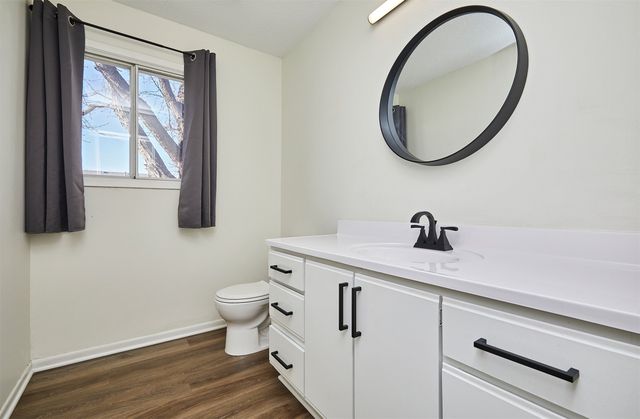 2442 SE 18th Court, Des Moines, IA 50320