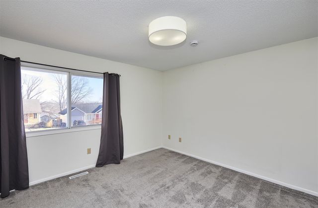 2442 SE 18th Court, Des Moines, IA 50320