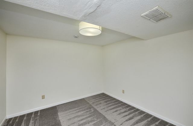 2442 SE 18th Court, Des Moines, IA 50320