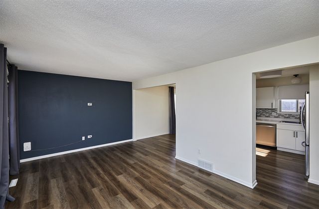 2442 SE 18th Court, Des Moines, IA 50320