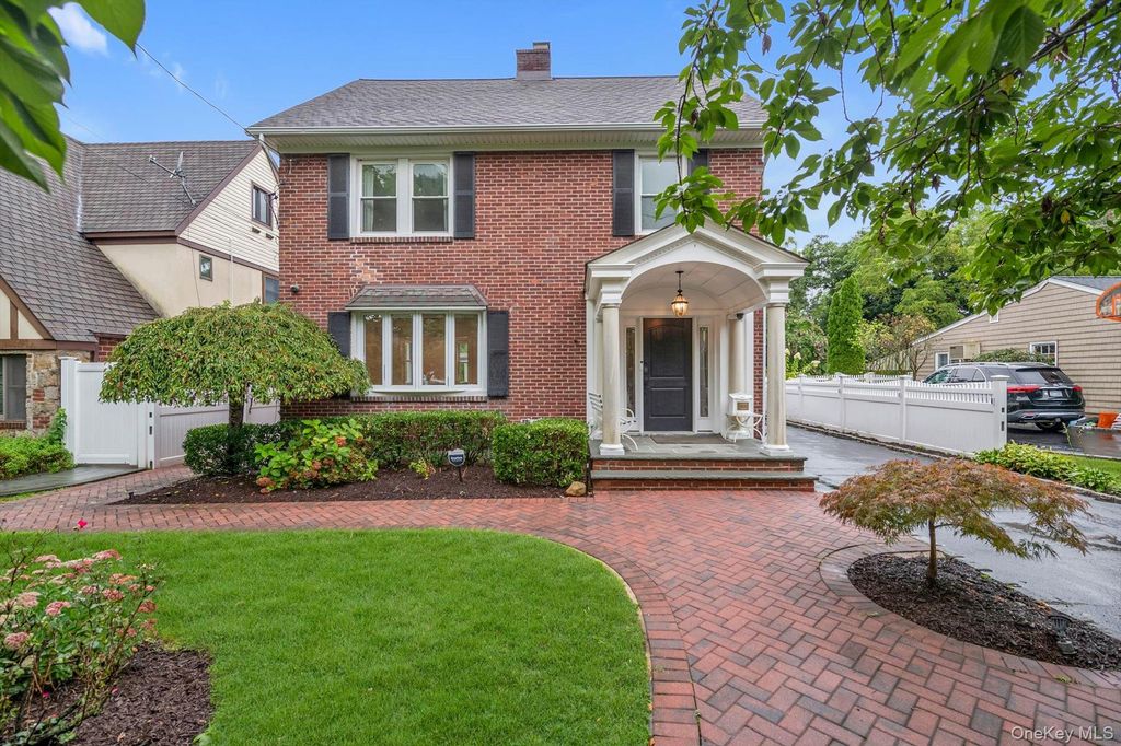 153 Powerhouse Road, Roslyn Heights, NY 11577 — exterior