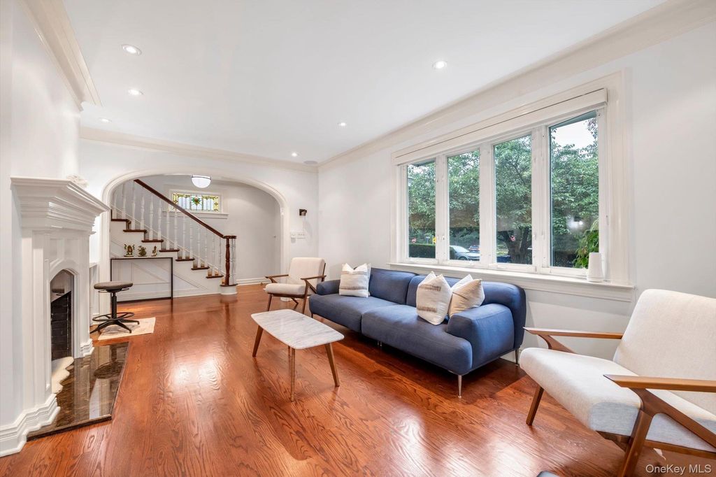 153 Powerhouse Road, Roslyn Heights, NY 11577 — photo 2