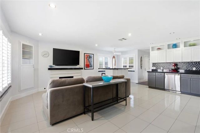 8141 Pennington Drive, Huntington Beach, CA 92646