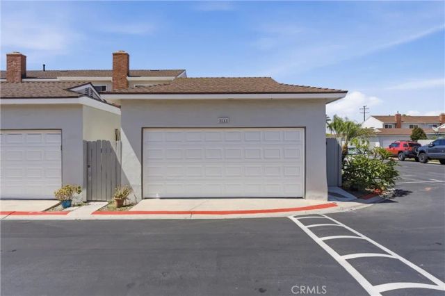8141 Pennington Drive, Huntington Beach, CA 92646