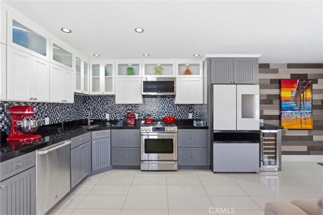 8141 Pennington Drive, Huntington Beach, CA 92646