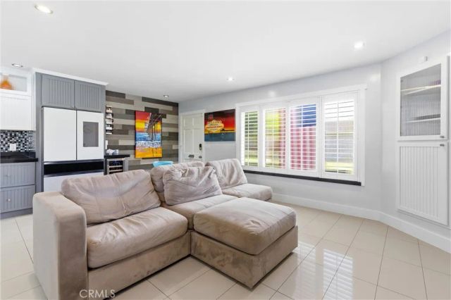8141 Pennington Drive, Huntington Beach, CA 92646
