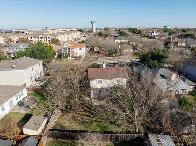 600 Tobin DR, Buda, TX 78610