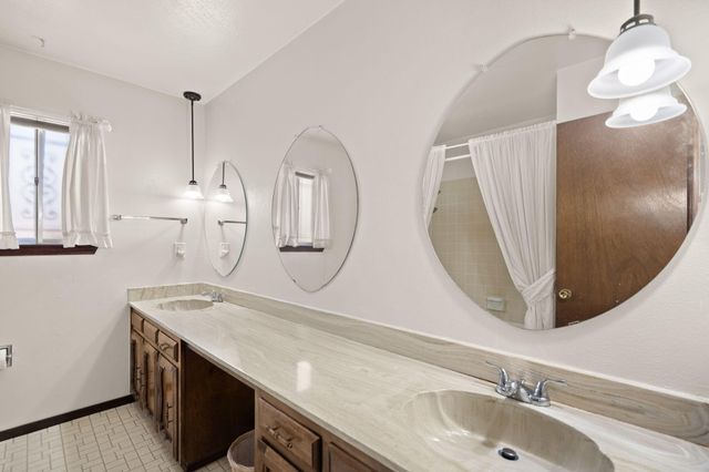 8219 San Francisco Road NE, Albuquerque, NM 87109