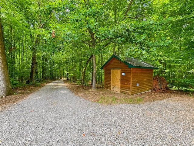 1120 Ridgewood Drive, Pendergrass, GA 30567
