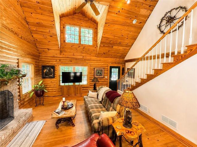 1120 Ridgewood Drive, Pendergrass, GA 30567