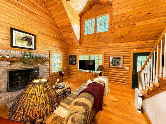 1120 Ridgewood Drive, Pendergrass, GA 30567