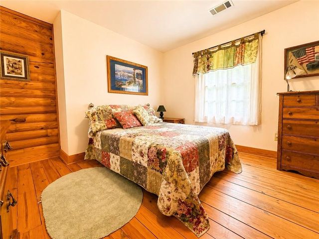 1120 Ridgewood Drive, Pendergrass, GA 30567