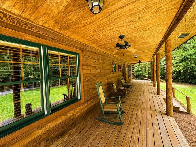 1120 Ridgewood Drive, Pendergrass, GA 30567