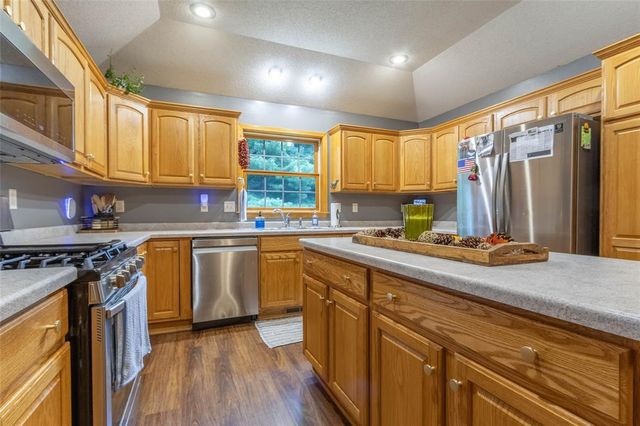 10231 Pine Rd, Fall Creek, WI 54742
