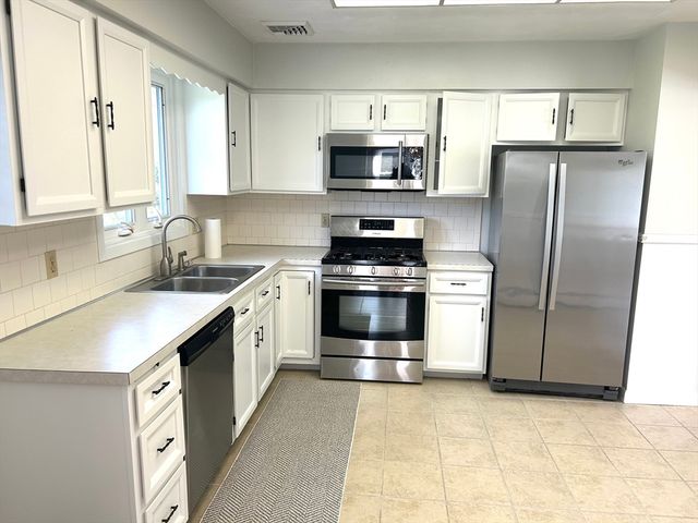 871 Allen Street, Dartmouth, MA 02747