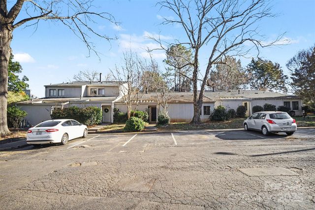 7913 Horse Chestnut Lane, Charlotte, NC 28277