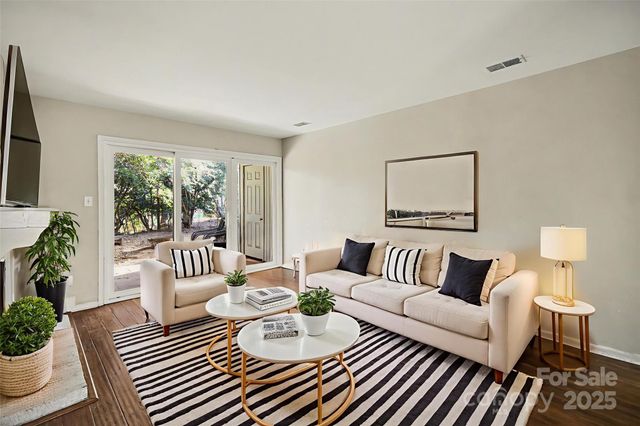 7913 Horse Chestnut Lane, Charlotte, NC 28277