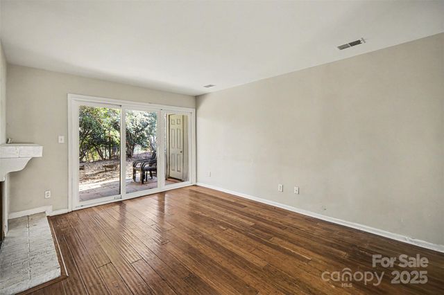 7913 Horse Chestnut Lane, Charlotte, NC 28277