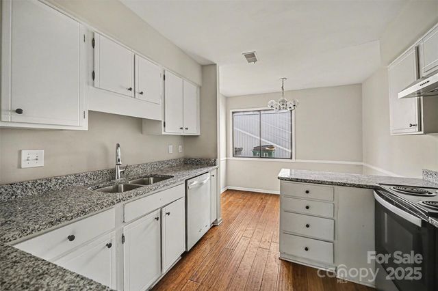 7913 Horse Chestnut Lane, Charlotte, NC 28277