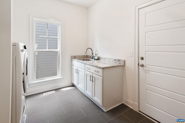 1242 FARROW DR, Charlottesville, VA 22901