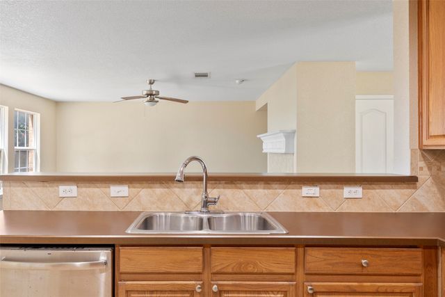 4207 Bayside Court, Arlington, TX 76016