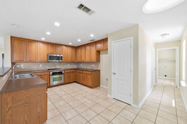 4207 Bayside Court, Arlington, TX 76016