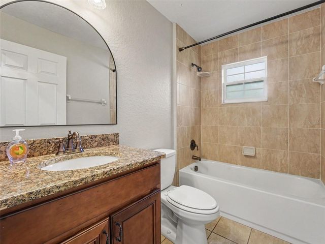 410 NE 12TH AVENUE, Mulberry, FL 33860