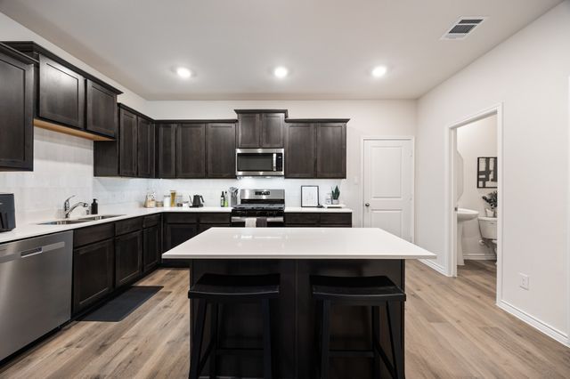 2016 Saddle Way, Mesquite, TX 75149